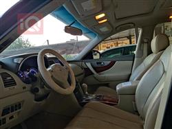 Infiniti QX70